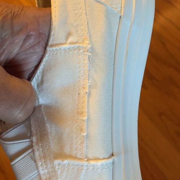 Blowfish Malibu Canvas Size 11 White Slip-on Sneakers. NWOT - Picture 10 of 10